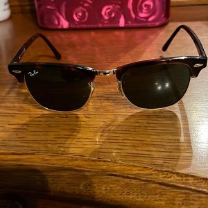 Women’s rayban sunglasses